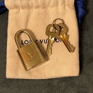 Louis Vuitton Padlock and Key 🔑 💯 authentic #322